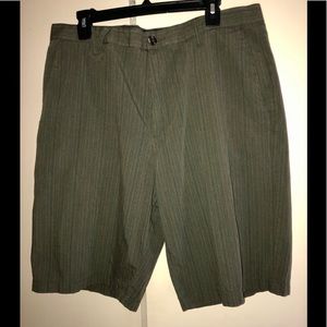 Volcom shorts - size 38